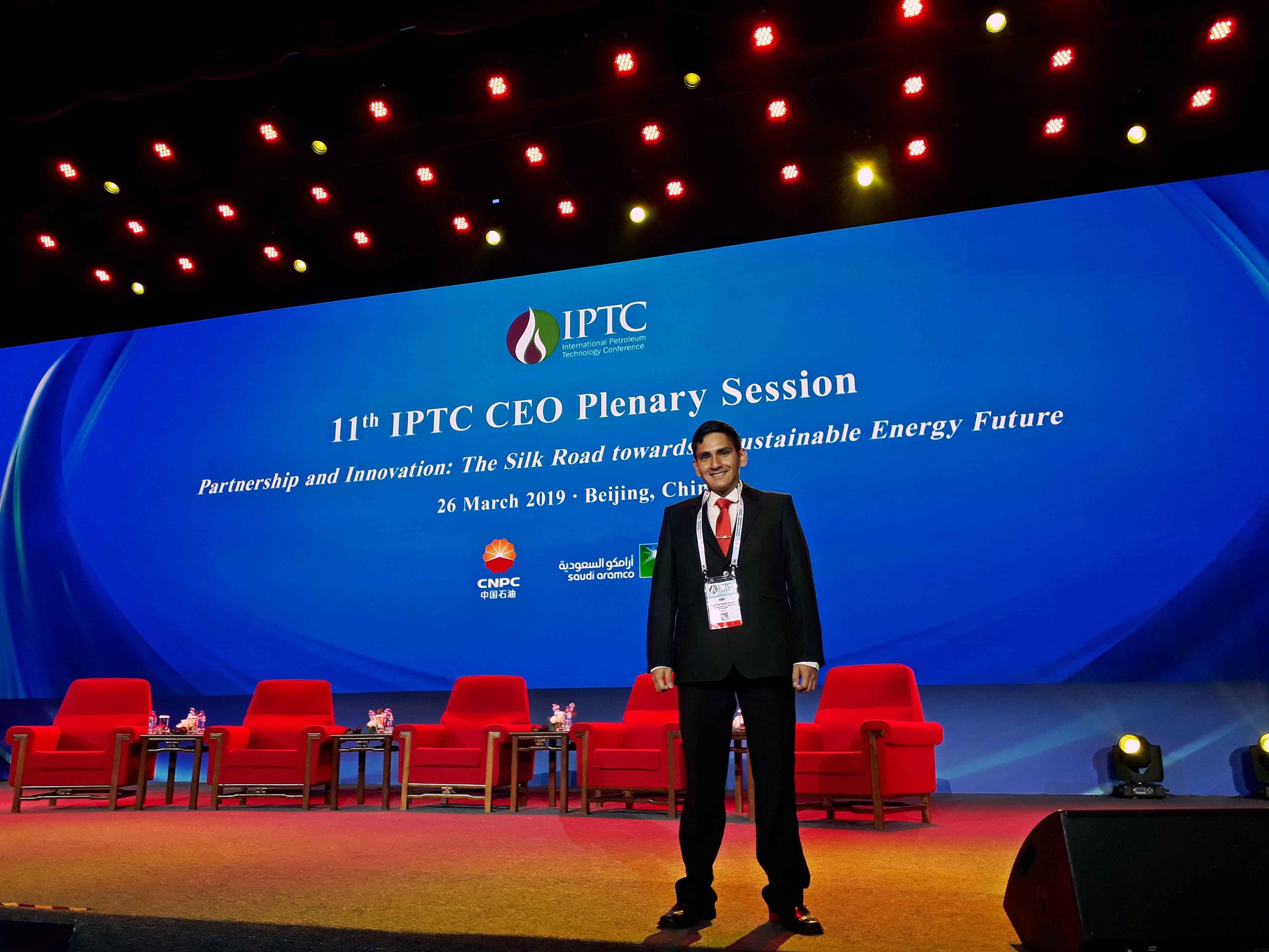Graduado UPSA en Conferencia Internacional sobre Petróleo