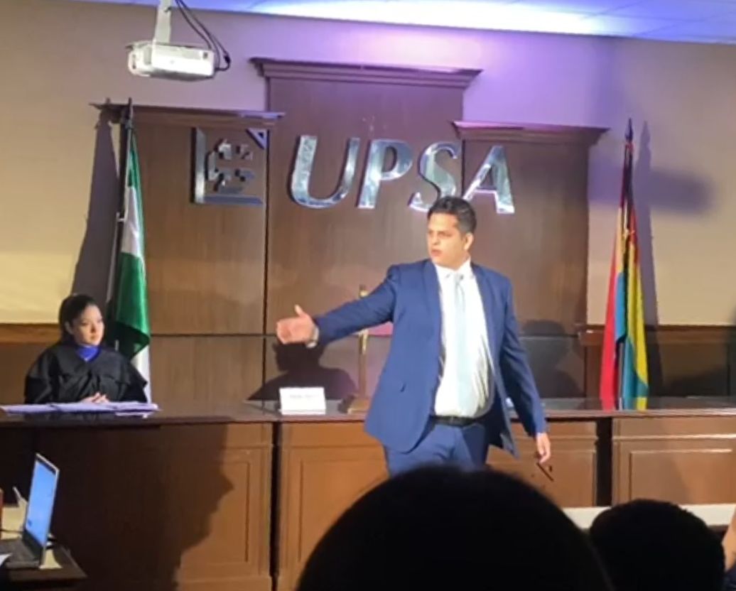 Estudiante UPSA es finalista en ‘Copa Mundial’ de oratoria